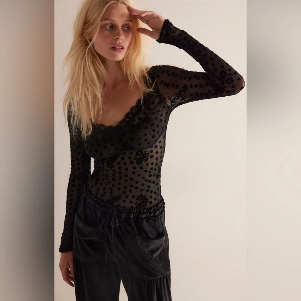 In the city bodysuit NWOT taupe/mauve‎